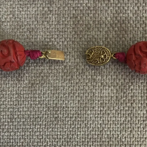 Faux carved jade necklace and bracelet - Picture 6 of 6